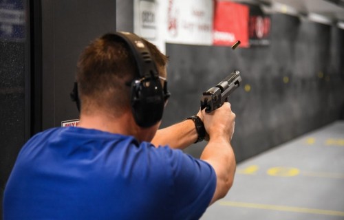 Фото, Майстер-клас стрільби з пістолета