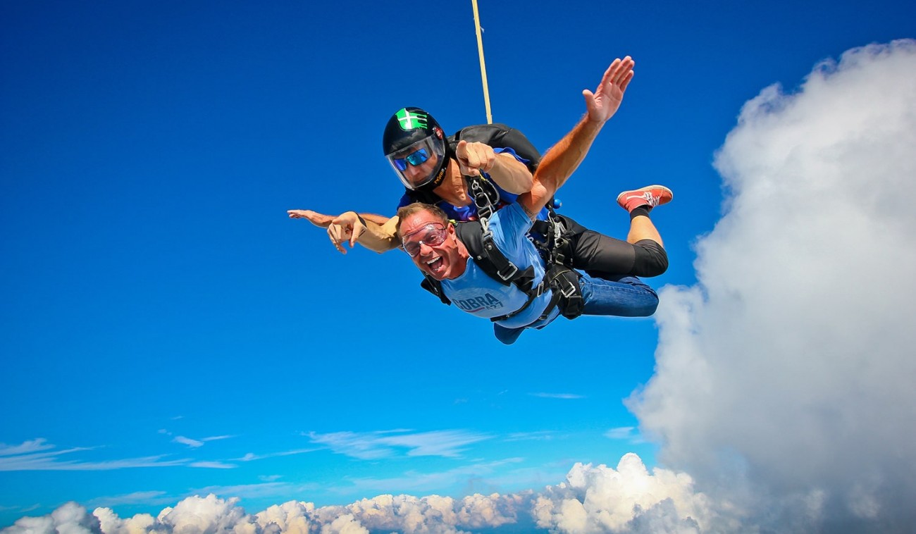 Прыжок с парашютом в тандеме