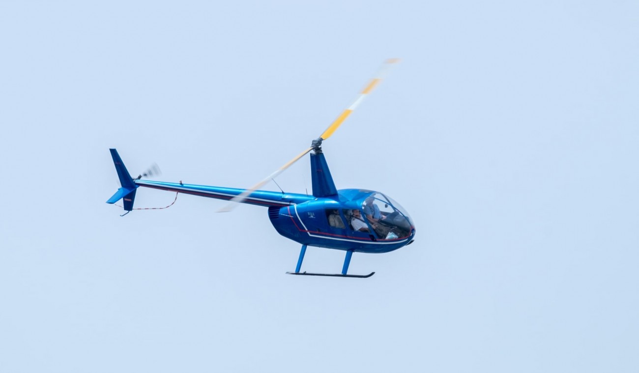 Обзорный полет на вертолете Robinson R44 над Киевом для троих 18-минут