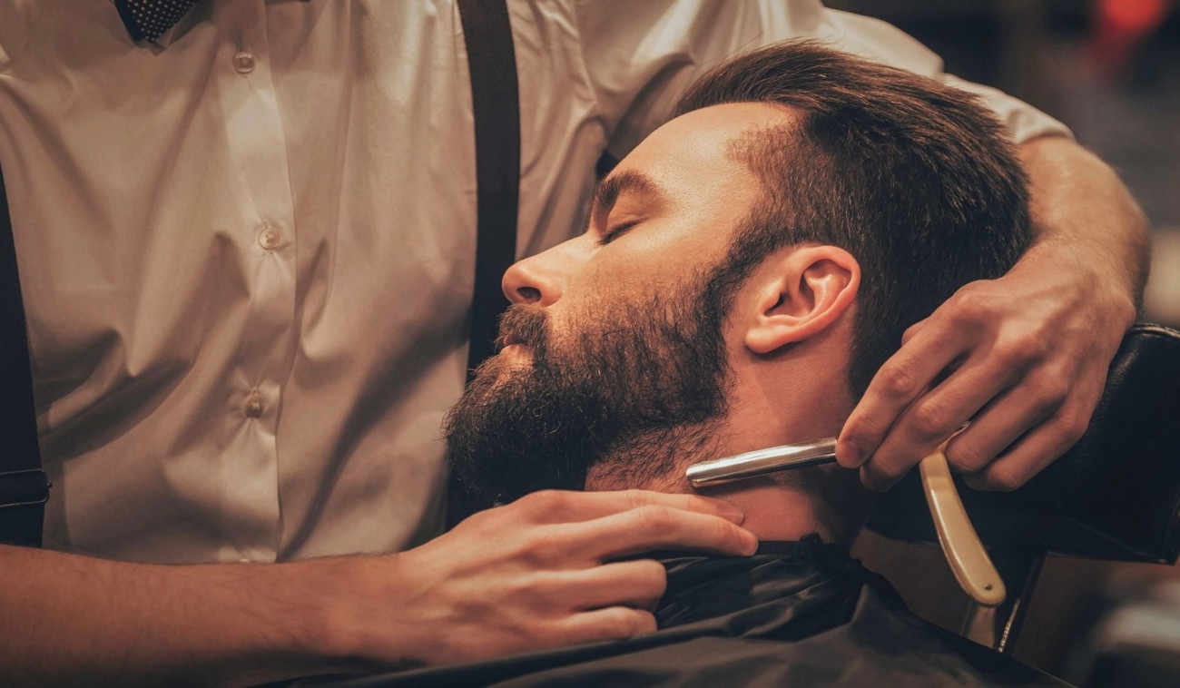 Гоління небезпечною бритвою