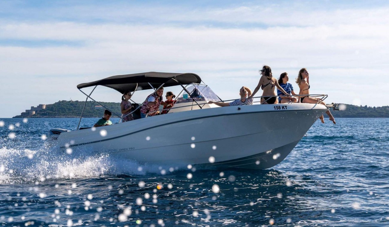 Двухчасовая прогулка на катере Atlantic Marine Open 750