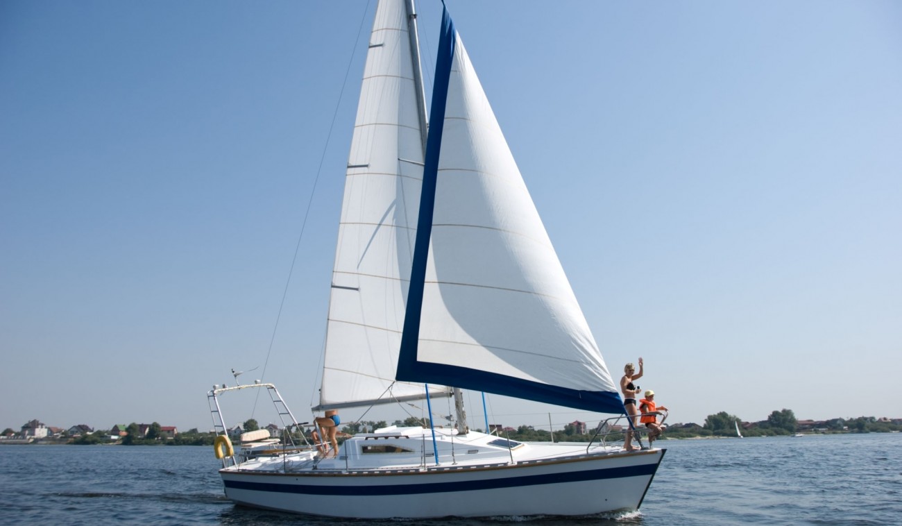 Прогулянка на парусній яхті Lana для компанії