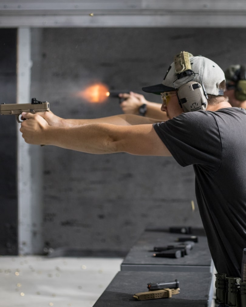 Фото, Мастер-класс стрельбы из пистолета для двоих