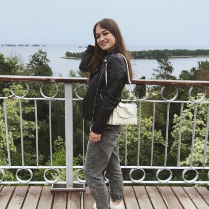 Настя Молодик